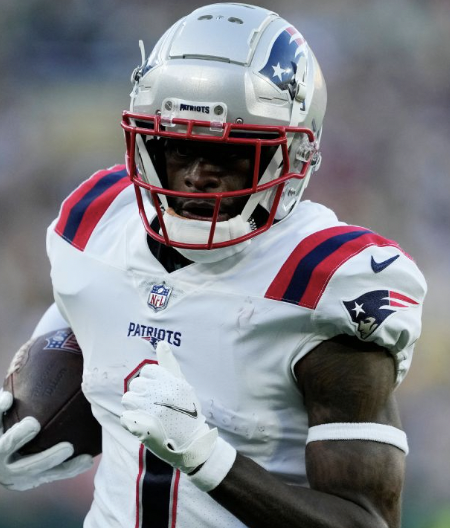 Jake21eagle's tweet photo. The Eagles have signed DeVante Parker. #NFLFreeAgency #NFL #Eagles #Patriots #FlyEaglesFly https://t.co/taCoCxyEfe