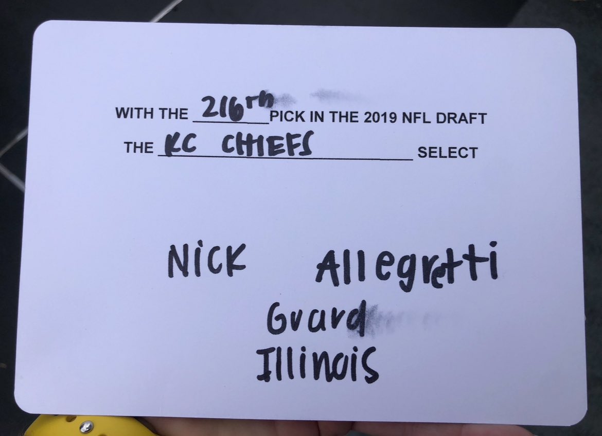 itstish's tweet photo. @Gretti_53 Best wishes to the 3x SB Champ! πππ
β€οΈππππΉ
Youβll always be part of the #KINGDOM #ChiefsKingdom #2019draftpick #guestsofthenfl2019 #nfldraftpick2019 #chiefs https://t.co/5kmfG3U5VV