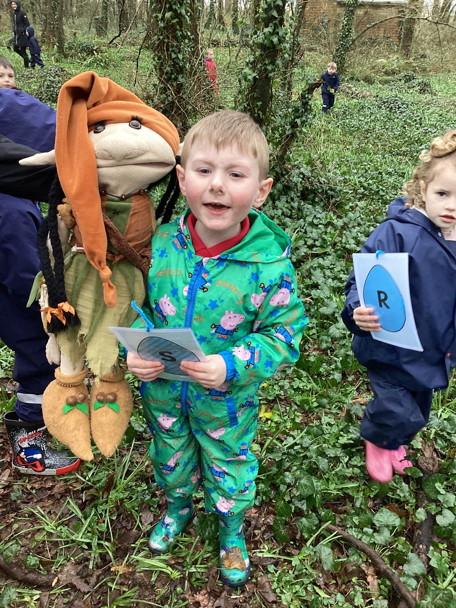 pdcsReception's tweet photo. We are proud of all of our learners #teamwork #CurriculumForAll #Inclusion Excellent examples of peer to peer support today #ForestSchool 🌳 @PDCSMARTELLO @CrockfordMorris   @HeadPdcs @_OLW_  💚 https://t.co/kzWvYgxohH