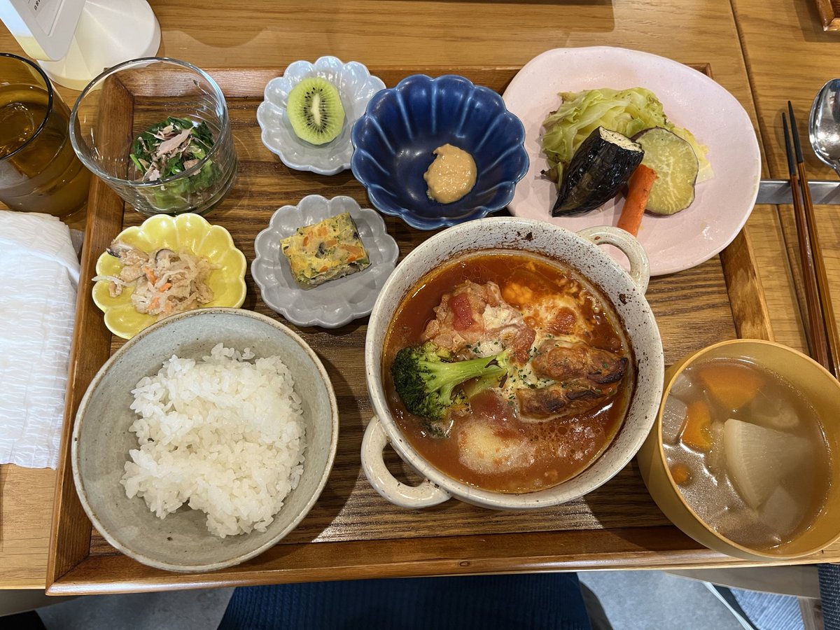 SJEpHU6CxxUZWDD's tweet photo. 昨日、視察研修でお伺いした農カフェ
美味しかったです✨😊
#柴崎農園　#nofu https://t.co/pVjyYjgGUl