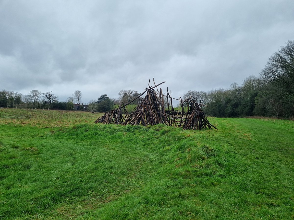 The progress on the second #YorkHouseY7 shelter has been excellent this week! Their team work and collaboration has been on point, sharing roles and seeing the end goal becoming a reality #outdoorlearning @YorkHouseSch