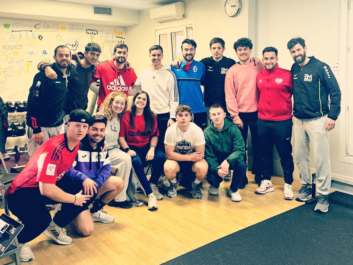 Los alumnos de READAPTACIÓN han hecho una salida externa y práctica de la asignatura en el centro de entrenamiento y readaptación E Motion en Madrid 💪🏼