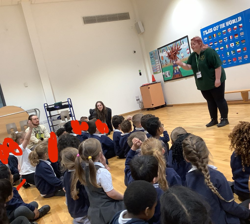 Yesterday, we kicked off Science Week with a selection of live experiments from a scientist for all children in Reception through to Y6! 👩‍🔬🧪🔬🧫 #watermeadway #wearewatermead #oawatermead #ocl #oasiscommunitylearning #sheffieldschools