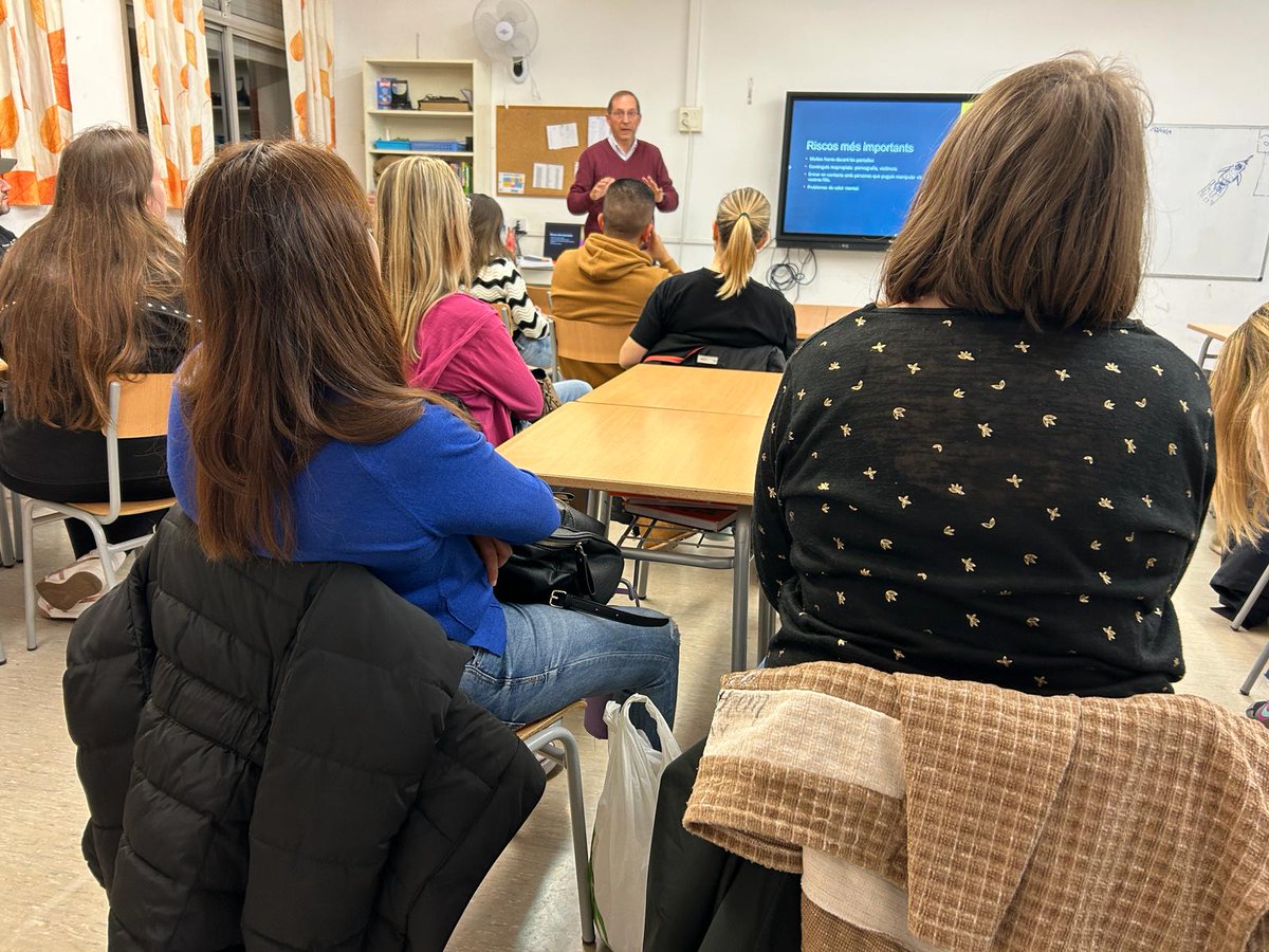 Una tarda amb les famílies de Can Massallera a Sant Boi. Molt agraït per la seva participació.