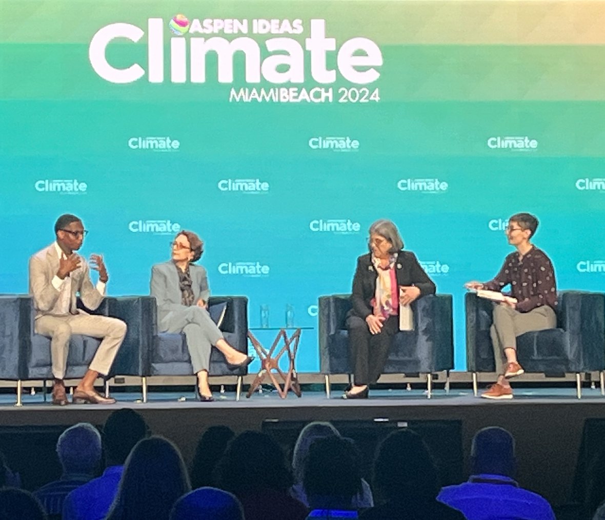 @aspenideas @c40cities @theUSDN “Mayors are on the frontlines of climate solutions,” says @MayorBibb, who joined @MayorDaniella to discuss how cities are reducing transportation emissions by embracing walkable cities🚶& adopting electric school buses 🚍 #AspenIdeasClimate