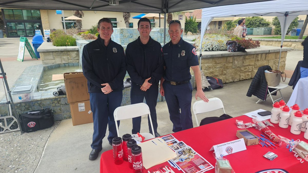 The Oceanside Fire Department has teamed up with the Vista Fire Department today at the Mira Costa College Career Fair! We are there to assist students who may have dreamed of a career in firefighting or are just curious about serving their community. 🔥💼