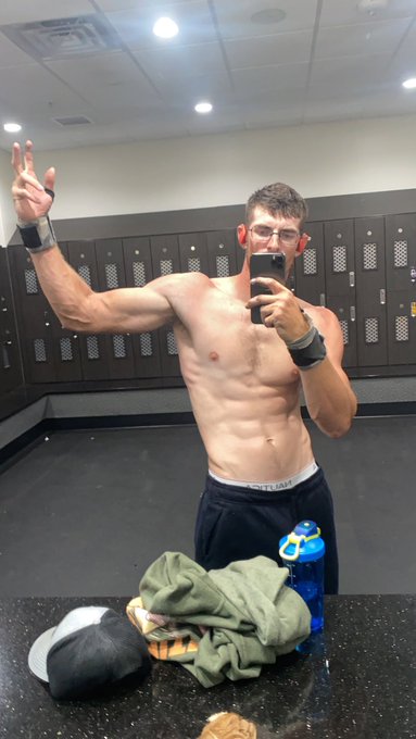 Am I at my biggest or have I been bigger? https://t.co/dPbU3zzrdq