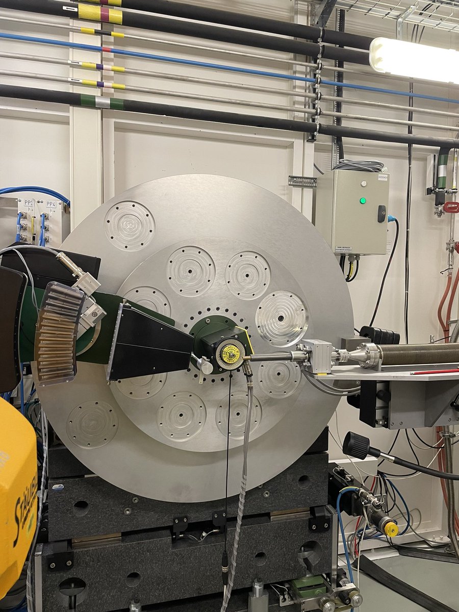 p_glasinted's tweet photo. It was a great experience to have joined @CatrionaCraw and Craig last week at ID22 @esrfsynchrotron @SoM_esrf. Grenoble just looks amazing with some of snow on top of The Alps 🗻🧪 https://t.co/Yv24brNbMS