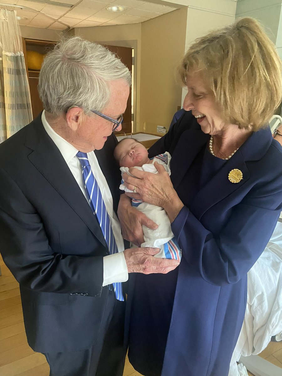 This afternoon, @FranDeWine and I visited our first great-grandchild, Betty Jane, who was born yesterday!