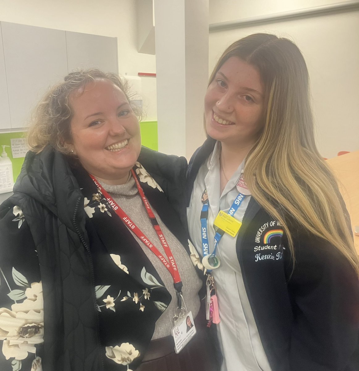 Always great to welcome back <a href="/bhfcs/">Blessed Hugh Faringdon Catholic School</a> #alummi 🤗 Today, the fabulous @kenzietimms_ came@to talk to #bteclevel3 #healthandsocialcare #sixthformers about life as a #studentmidwife @uniwestlondon #nihilnisideo #careers #sixthform #welcomeback #proud
