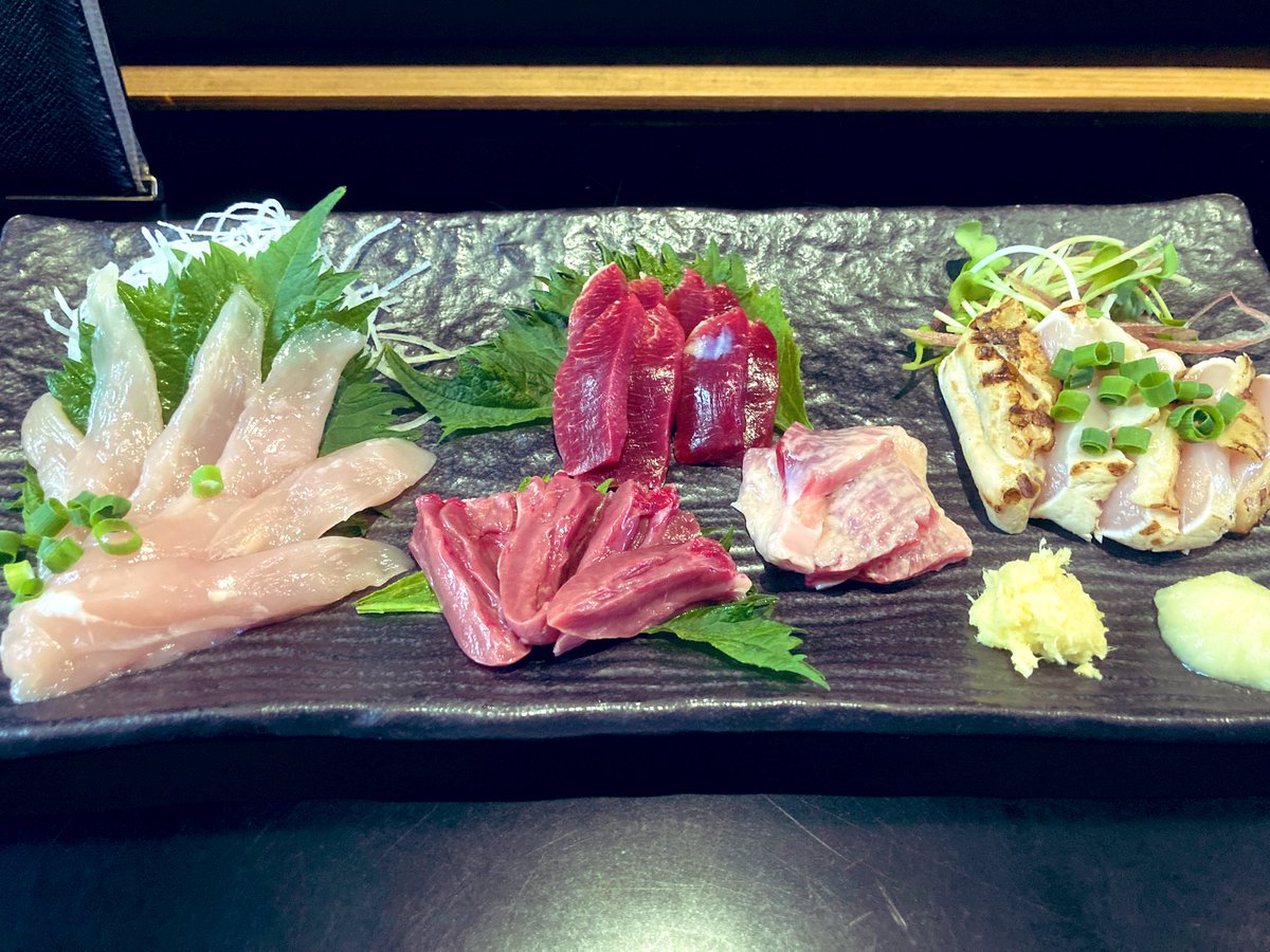 宮崎3日目🏝
江田神社→みそぎ池→宮崎神宮→平和台→宮崎駅
今日はお二人のボランティアの方に宮崎の歴史を沢山教えてもらい興味深い1日になりました🙇‍♂️

写真は宮崎神宮と平和台、宮崎特選牛カツ、鳥刺し5点盛りです♪

足の疲れ度MAXでーすwww