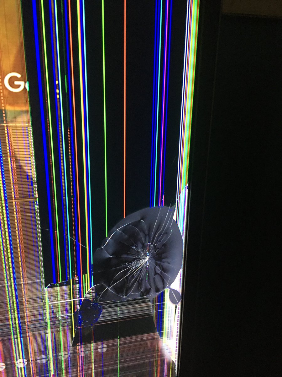 anthony_d33464's tweet photo. POV when you brake your tv and you know you have to tell your parents but you are so scared https://t.co/Lf3f18zCJD