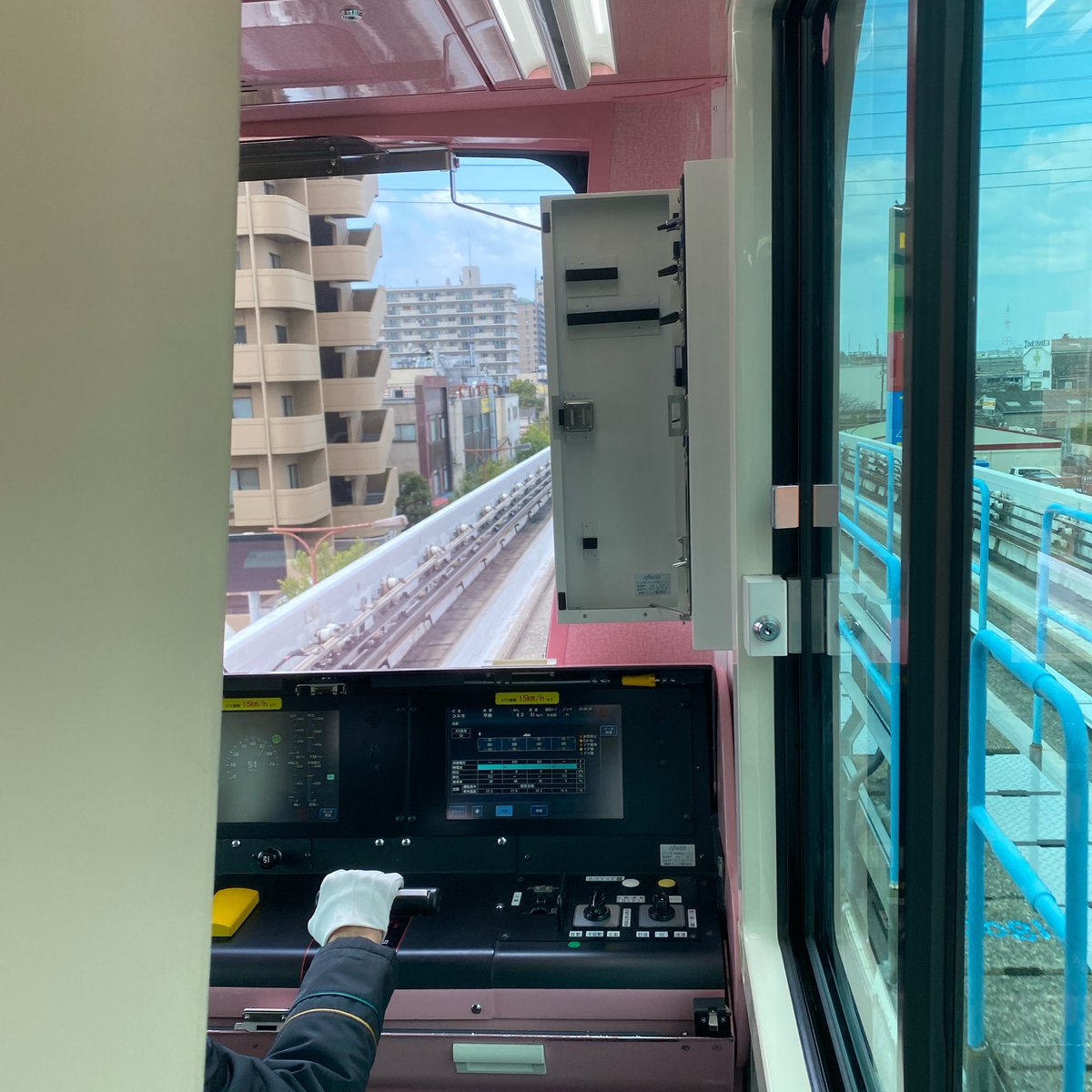 occhi1212's tweet photo. 今日は運転士さんがおる！ https://t.co/0v9pT4Hrvc