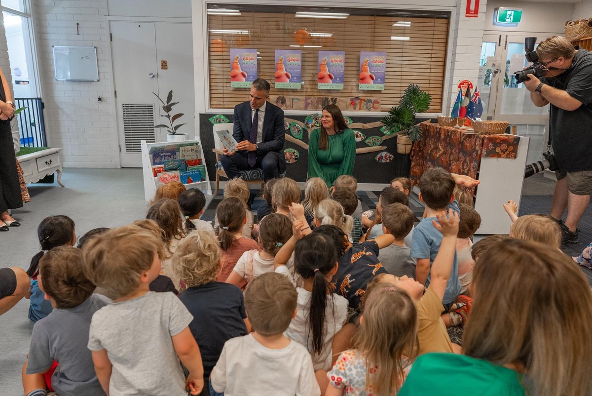 Great to be at the launch of the Words Grow Minds campaign yesterday alongside Premier @PMalinauskasMP, Minister @BBoyerMP & Raising Literacy CEO @KateEllis22. It was a privilege to discuss the evidence highlighting the importance of talk, read, sing & play in the early years.