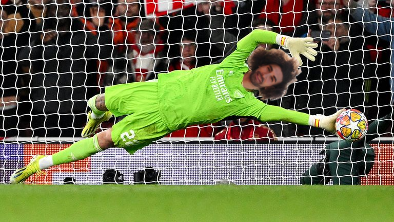 primetomiyasu's tweet photo. Return of the Fraud Lord @hughwizzy https://t.co/RvDOekWpSP