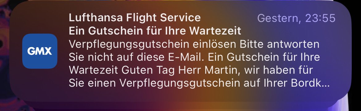 Montag: @Lufthansa_DE streicht während ich LHR - FRA fliege meinen Anschlussflug nach Hamburg. 3 Stunden in Frankfurt. Danke. Dienstag 23 55: Mail, dass ich mit meiner Bordkarte in der Wartezeit für 15 € Essen und Trinken kann. (Ich war in der Lounge, aber wtf?)