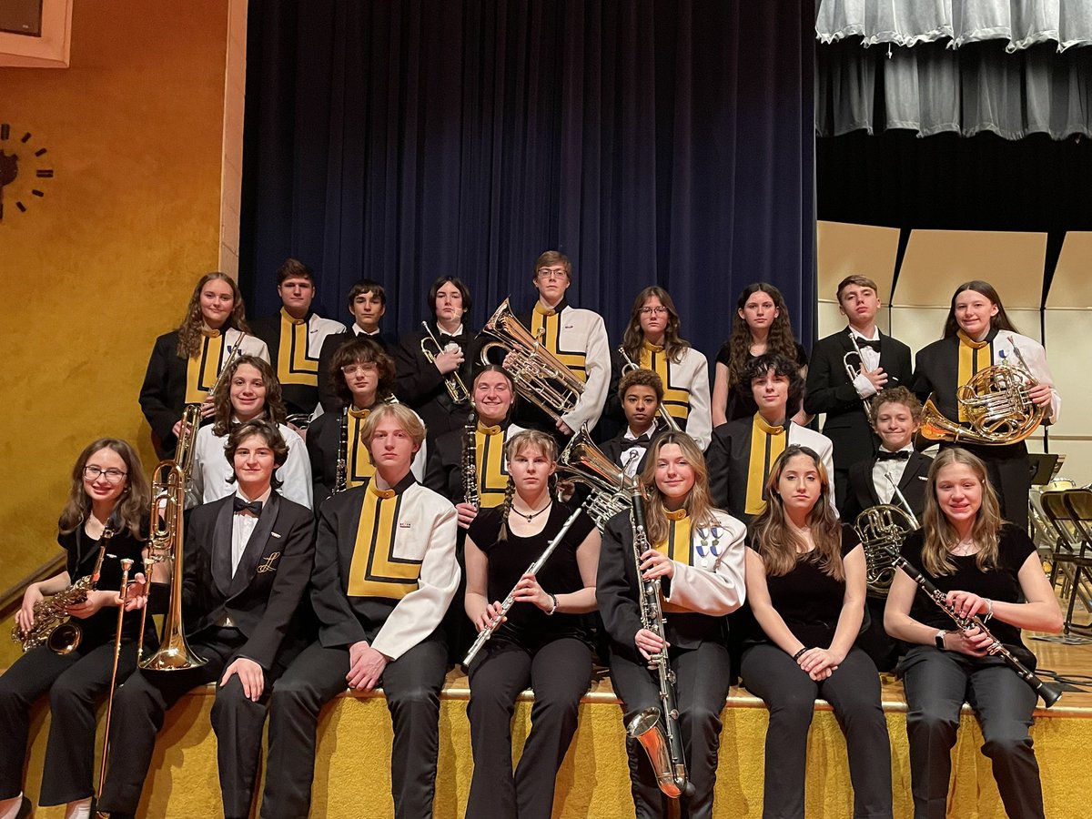 lakelehmanband's tweet photo. Congratulations @lakelehmanband students! Great representation at the Luzerne County Band festival today! First festival experience for many students! #llpride #Knight_Vision3 #bandallday @LLSDKnights https://t.co/vHq5Awg8Bi