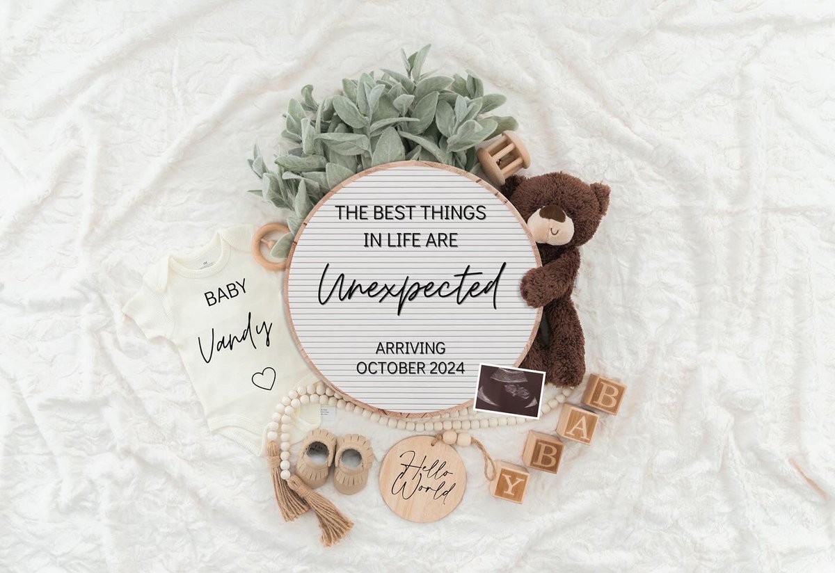 chaotiically's tweet image. mom n’ dad coming soon 🫶🏼