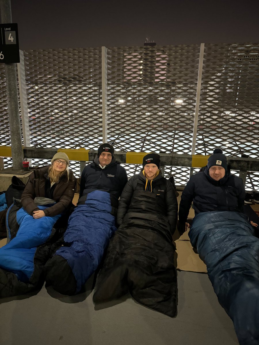 Our colleagues in the UK braved the cold & spent the night on the streets of London in support of @LandAid's SleepOut initiative – a cause aimed at ending youth homelessness, exceeding their fund-raising target. Here's how you can still play your part: join.landaid.org/fundraisers/Ca…