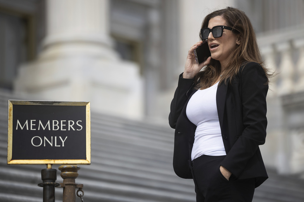 TheVV_USA's tweet photo. There's two kind of women that give aid and comfort to rapists. There's women who "just didn't see it". Women who are manipulated into blocking critical thinking as a form of survival or maybe just ignorance. Nancy Mace isn't that type of person. She knows what he is. #NancyKnows https://t.co/hne5U6b47u