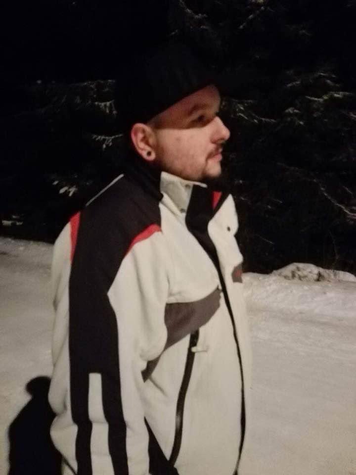 catalinul2's tweet photo. A few winters ago … #WinterVibes #weekendvibes https://t.co/4hpn8q5qmH