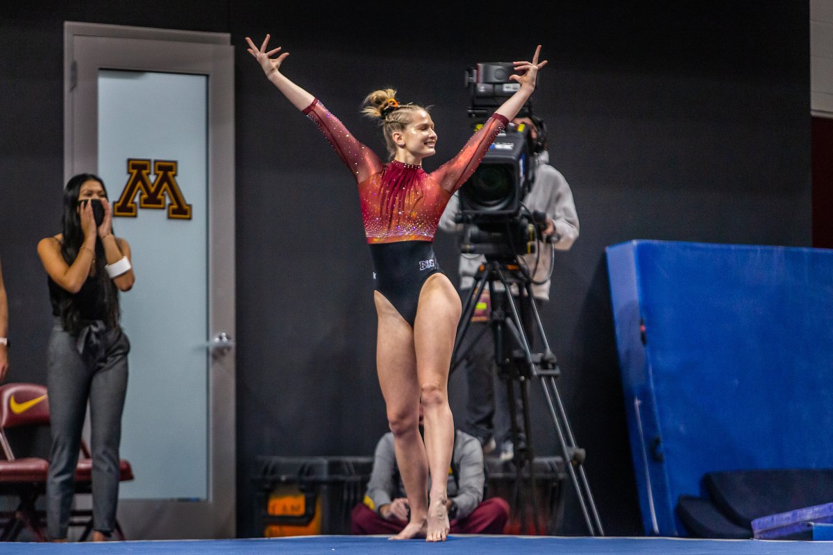 GopherWGym's tweet photo. 𝓢𝓮𝓷𝓲𝓸𝓻 𝓦𝓮𝓮𝓴

Emily Koch has been a beam and floor specialist (9.925 career-highs) for the Golden Gophers.

The Bloomington native is a 3x Academic All-Big Ten selection, 2x WCGA Scholastic All-American and a Big Ten Distinguished scholar.

Koch was a key member of the 2021 Big Ten Championship squad and helped the 2022 team with its highest ever finish at nationals (6th).

Thank you for being a Gopher, Emily 💛

#Team50 x #TogetherWeRise