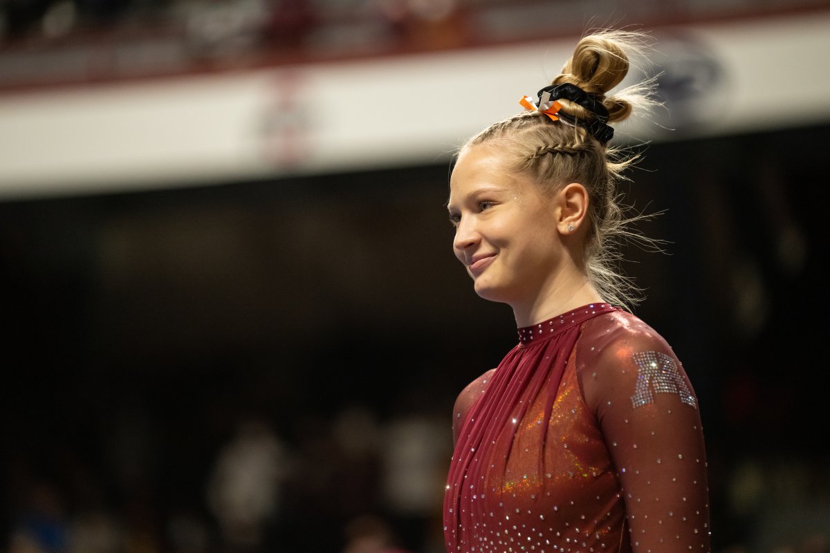 GopherWGym's tweet photo. 𝓢𝓮𝓷𝓲𝓸𝓻 𝓦𝓮𝓮𝓴

Emily Koch has been a beam and floor specialist (9.925 career-highs) for the Golden Gophers.

The Bloomington native is a 3x Academic All-Big Ten selection, 2x WCGA Scholastic All-American and a Big Ten Distinguished scholar.

Koch was a key member of the 2021 Big Ten Championship squad and helped the 2022 team with its highest ever finish at nationals (6th).

Thank you for being a Gopher, Emily 💛

#Team50 x #TogetherWeRise