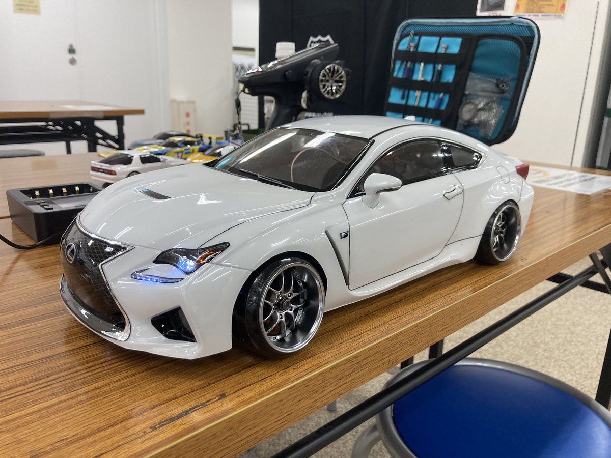 17tectro's tweet photo. 前回絶好調!でも急に走らなくなるのなんなん...?
出来心でスプリング変えた → 元に戻す → イマイチ前回ほどよくない
タイヤもそこまで摩耗していないし,アッカーマン比が狂ったわけでもない...
度々経験する不思議...
あ,BT-01買いました←
#ラジドリ #SHIBATA #GRK #GS2EVO https://t.co/eWmw9xhQja