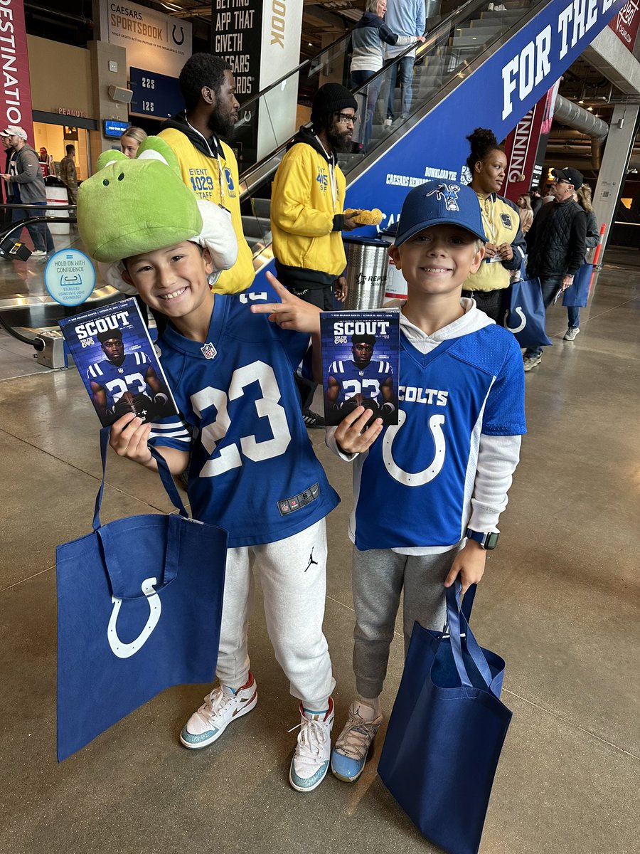 Congratulations <a href="/KennyKennyMoe3/">Kenny Moore II</a> !  Happy to have you stay in Indy! Well deserved!