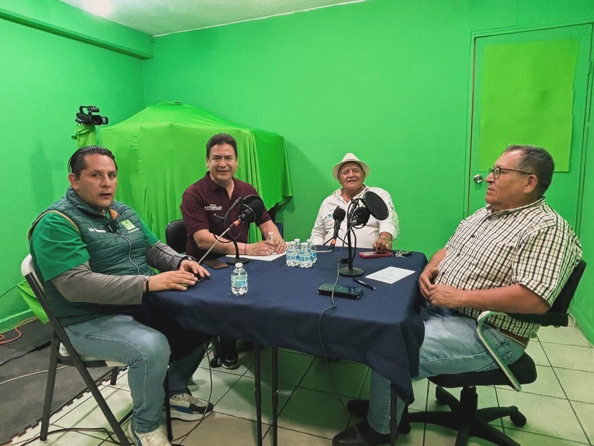 astudilloqro's tweet photo. Estuve presente📍 en el programa “La Grillera” 🎙️en compañía de Irvin Matamoros para hablar con Raúl Rosillo y Miguel Hernández acerca de las propuestas ✅que he presentado durante mi campaña🤝🌱 #La4TTambiénEsVerde #visionverde https://t.co/CSSj1OaQAw