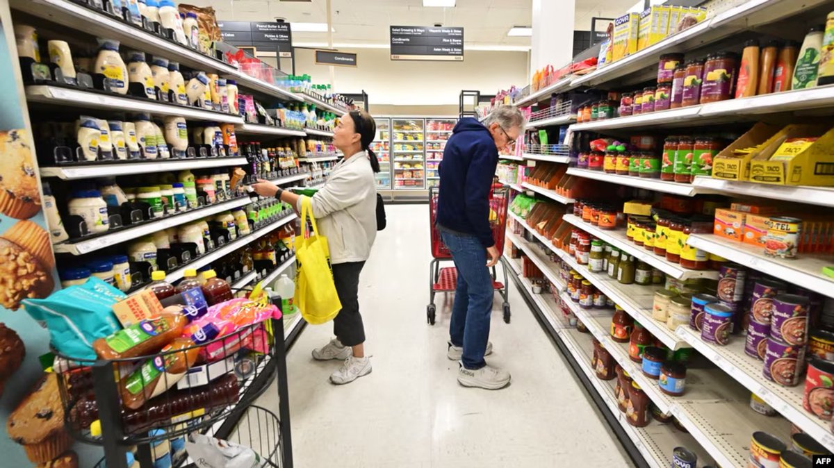 ObserveWest's tweet photo. Prices rose 0.4% from January to February, higher than the previous month's figure of 0.3%, the Labor Department said Tuesday. Compared with a year earlier, consumer prices rose 3.2% last month, faster than January's 3.1% annual pace.#US #Prices #Rose https://t.co/5vEuBd8IXO