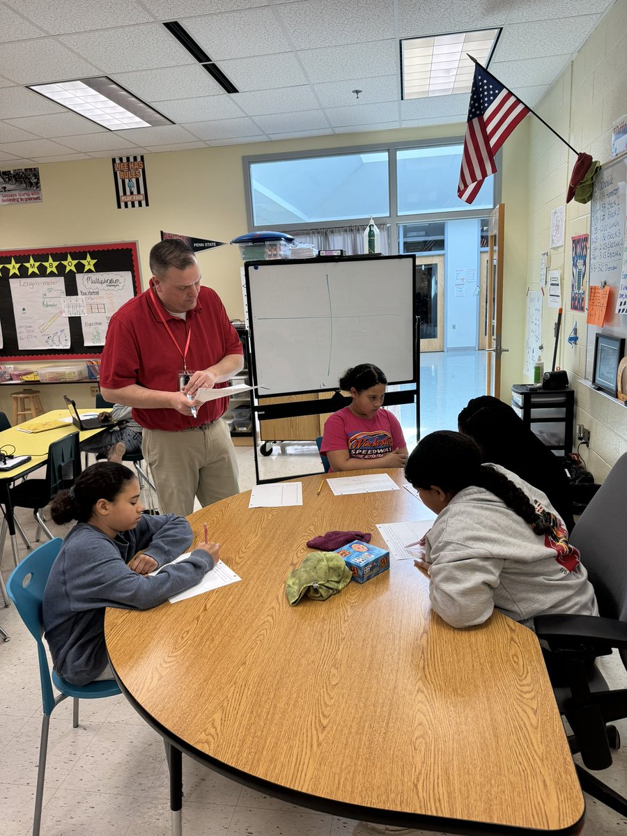 Lempp5's tweet photo. Small groups in action at Daniel Morgan Intermediate in Winchester, VA https://t.co/jx4eKJD4ds