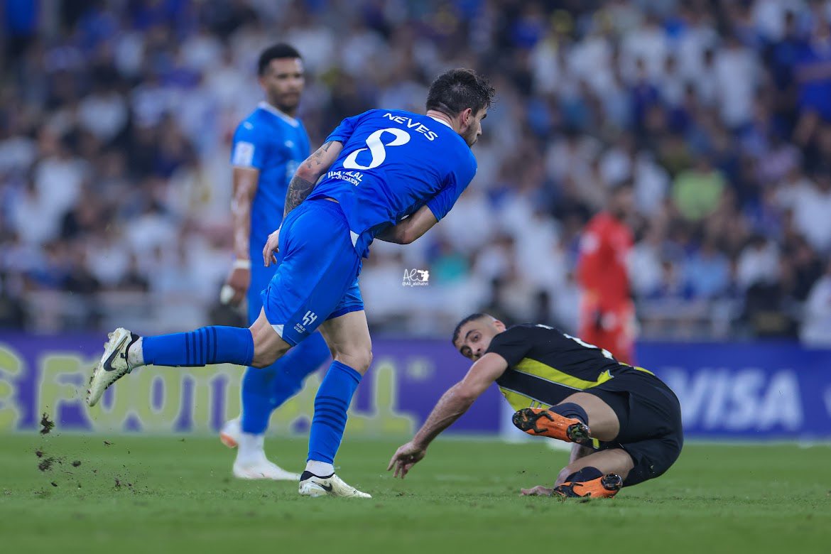 الي سواه نيفيز بحمدالله هالموسم
" عيييييييب "