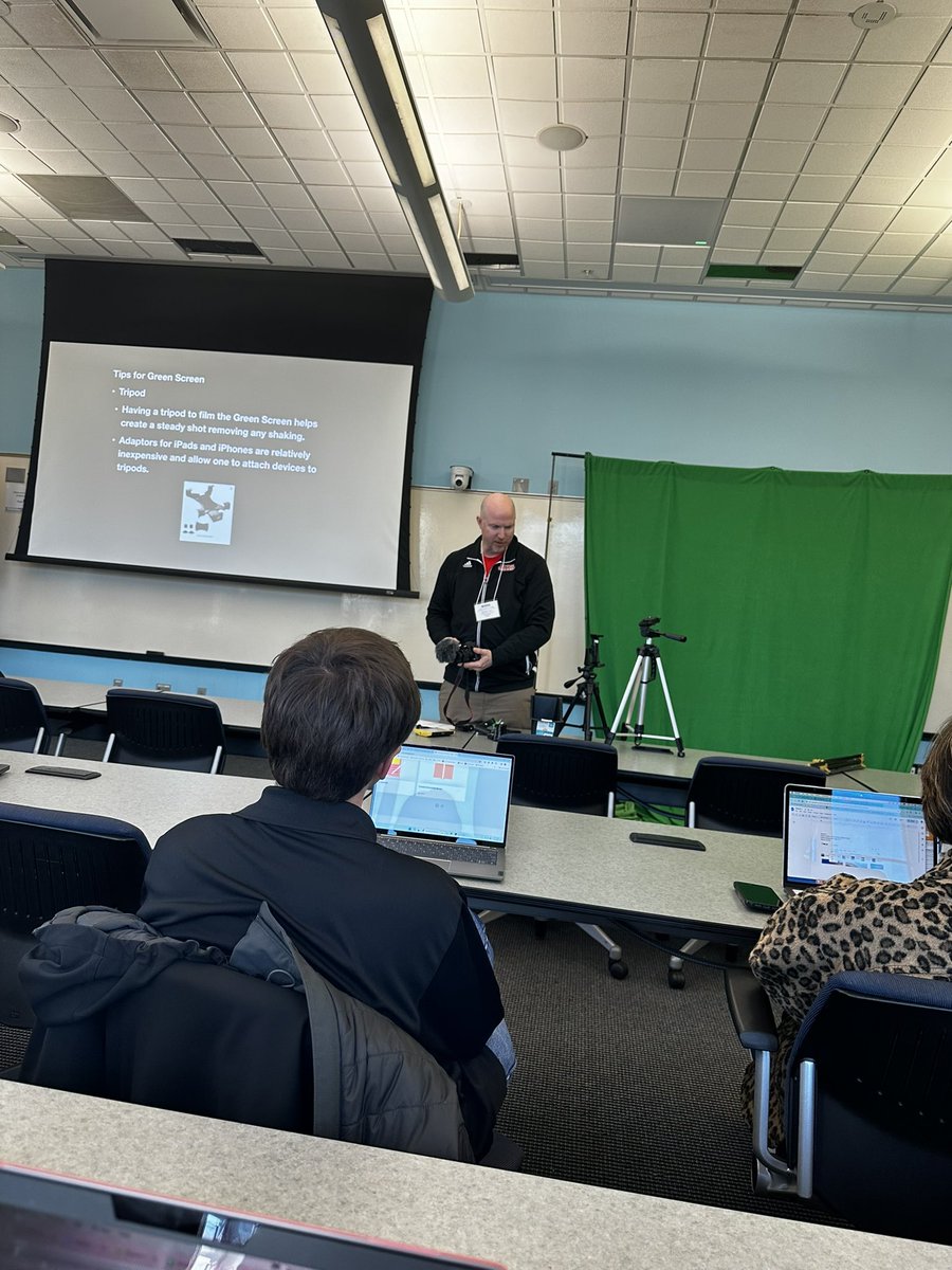 Nothing is better than presenting in front of fellow educators. #NJECC I was able to share my love of green screen at the NJECC conference today. @AppleEDU