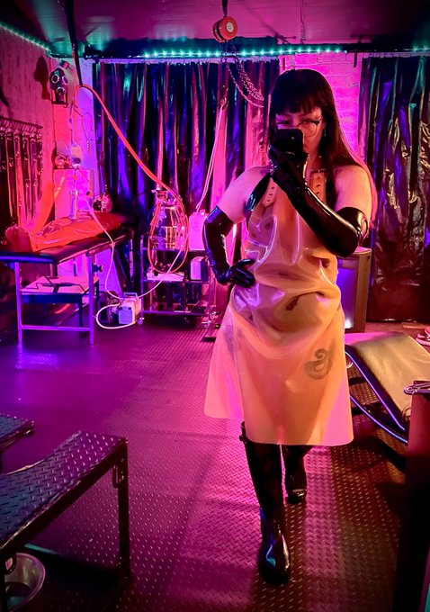 It&rsquo;s official &hellip; I&rsquo;m into the farming business now 🥛 🥛 https://t.co/0rIj9fdxfc