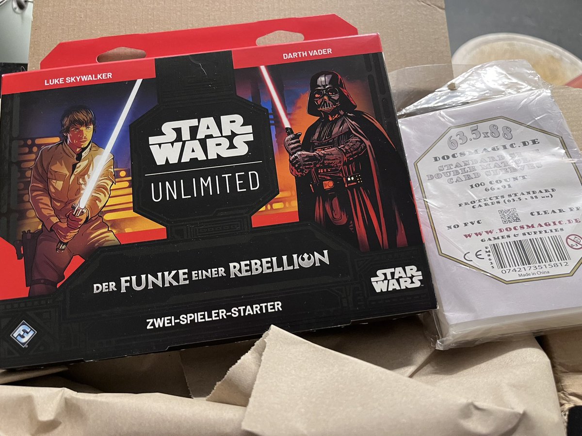 LSurion's tweet image. #hobbystreak day 4: went through the cards of my 2 player starter set of Star Wars Unlimited and sleeved it.