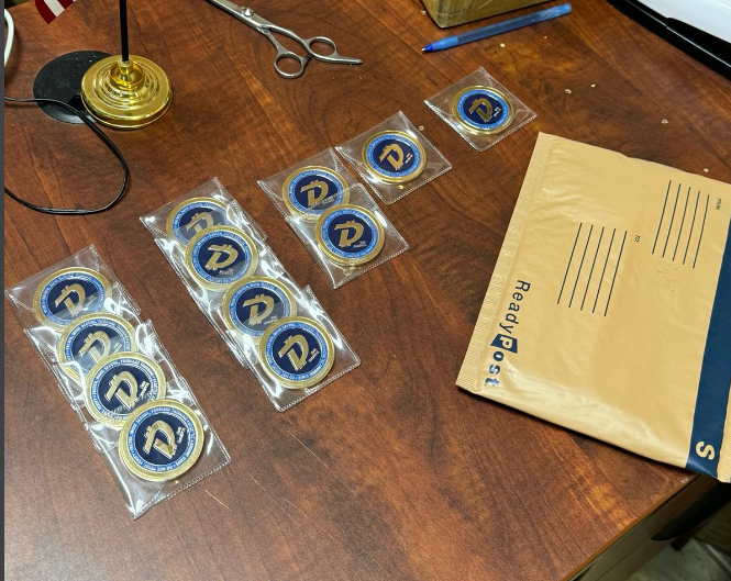 ColebrookFrank's tweet photo. We just sent the first batch of packages. There are still some #DigiBytePhysicalCoins available at: https://t.co/AqWTGx5uVA 
#DGB #DigiByte @SecurusWallet @digiassetX https://t.co/APpOhAMlrC