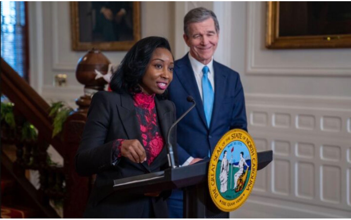 Just two @UNC @unc_law alumni making history. Grateful for @RoyCooperNC's confidence and appointment as NC State Auditor, and the first African American woman to serve on NC Council of State #WomenHistoryMonth #WomenEmpowerment #ncpol @UNCYoungDems