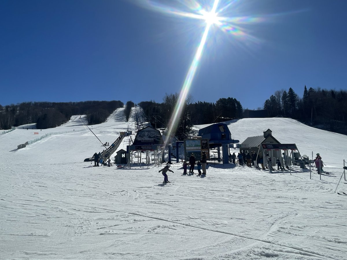 Awesome day to finish up the ⛷️ trip…from almost cancelling due to the weather forecast…to an amazing 3 days on the slopes…good times! 😎🤙🏻🎿🍻☀️#SkiMontBlanc #MarchBreak