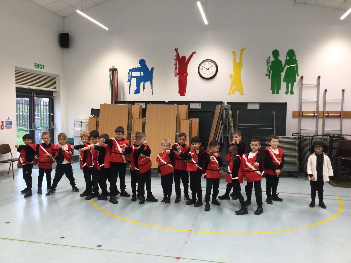 StandensBarnPS's tweet photo. Year 1 really enjoyed a morning of learning all about Florence Nightingale. They became wounded soldiers and caring nurses , learning the basics of health and hygiene and discovering all the ways Florence changed nursing . https://t.co/2vrz7LRRHe