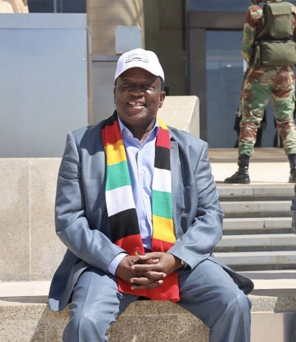 KaziboniN4091's tweet image. Did you know?

Our President @edmnangagwa has five famous names namely:
1. Ruka Chivende
2. Smart Tembo
3. Trabablas dzokerai mabhunu
4. Scopri Di Hica Dos
5. Crocodile/Ngwena
#Each one teach one, knowledge is power! ✊🏾