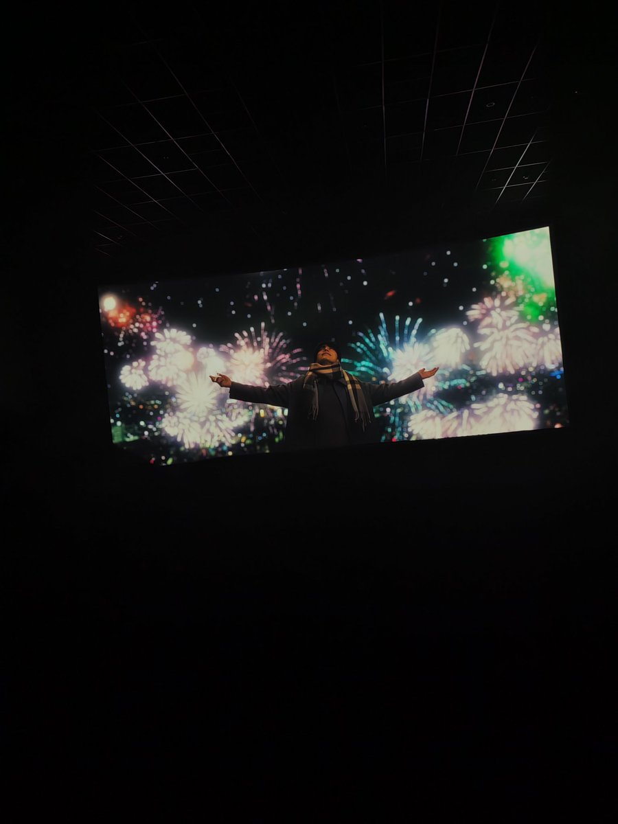 Сходил в кино на фильм "Одинокие в Сеуле". 9/10.
Мне понравилось, такая безмятежная атмосфера на протяжении всего времени, но рейтинг у фильма не высокий, к сожалению. В главных ролях Ли До Ук и Им Су Чжон.