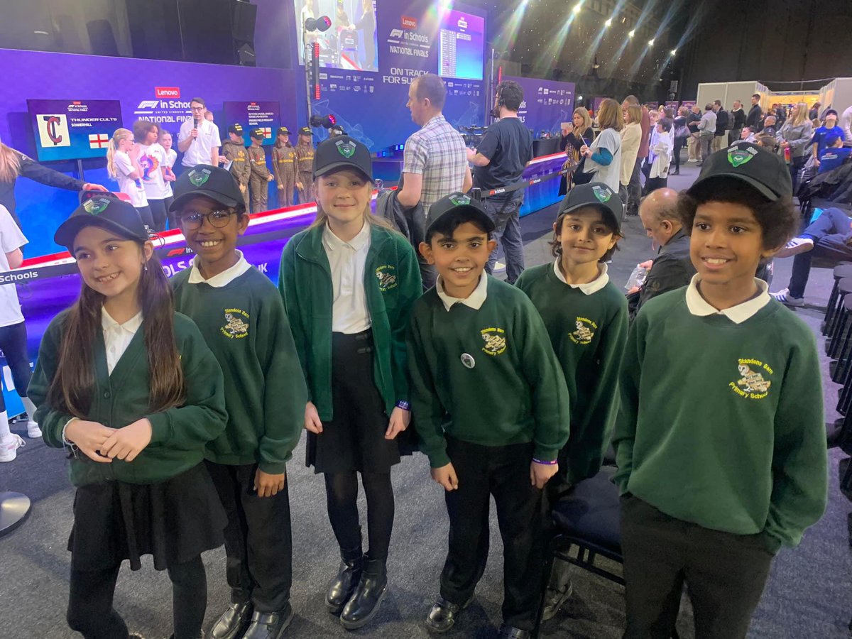 StandensBarnPS's tweet photo. We qualified to the F1 in schools National Finals and had the BEST day ! 
🏎️🏎️🏎️
@InMAT_ https://t.co/YjC0JaTPm1