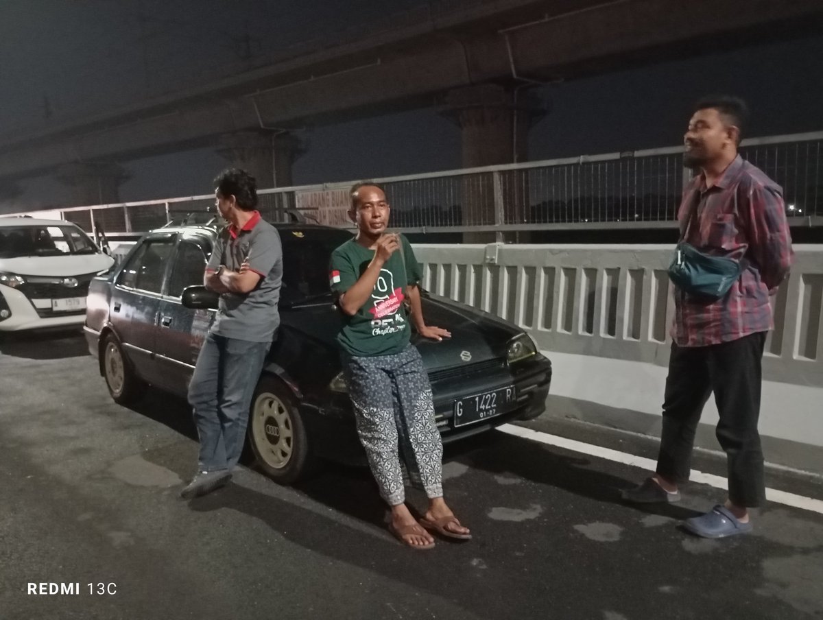 Rest di tol atas awan MBZ tengah malam