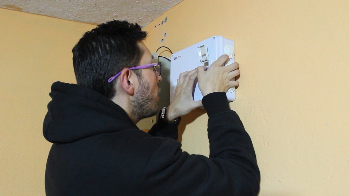 ISTAustro's tweet image. #InformaTEC | La carrera de electricidad⚡ trabaja en un proyecto de reducción de pérdidas por el consumo de energía eléctrica en la parroquia Guapán. Es el caso de la iglesia⛪ de la comunidad de Buil Tabacay🔌💡
bit.ly/49QH4vj