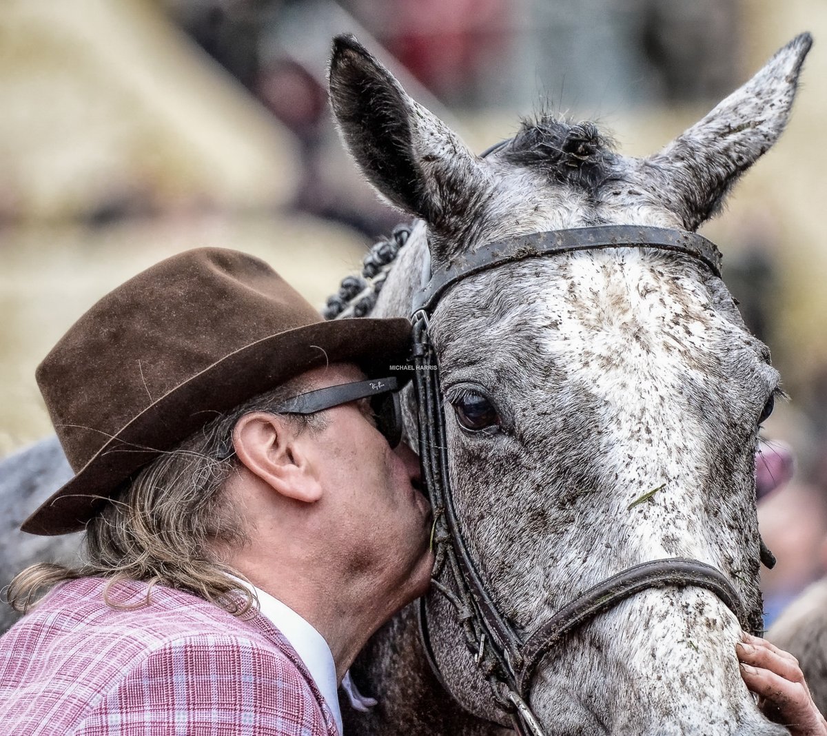 Ricci with a congratulatory kiss for the beautiful Lossiemouth.