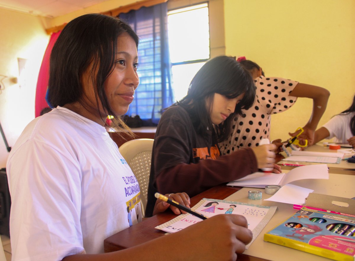 “Hablemos de protección infantil” esa fue la frase con la que inició la facilitadora la sesión con la participación de adolescentes mujeres en el Programa Matagalpa pertenecientes a los barrios del distrito 2. 

Leer nota completa aquí: aldeasos.org.ni/noticias/adole…