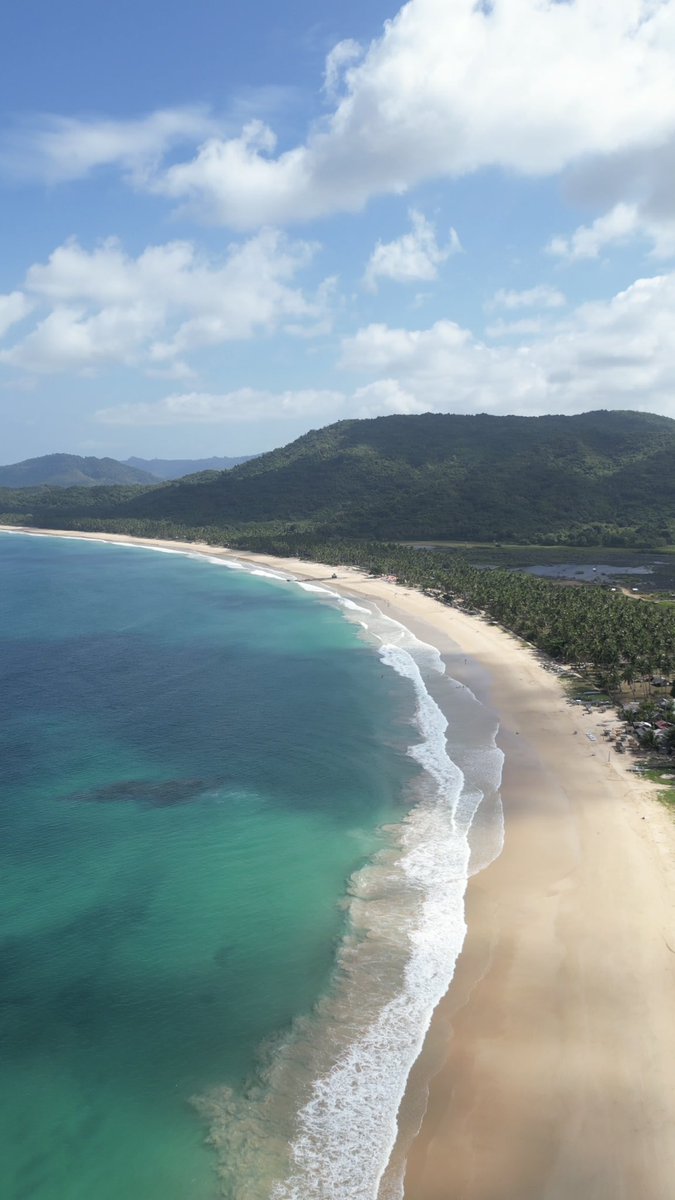 haakuji's tweet photo. Si vous hésitez encore à acheter un drone. Prenez le DJI mini 3/4 pro https://t.co/EFWnkF4oyV