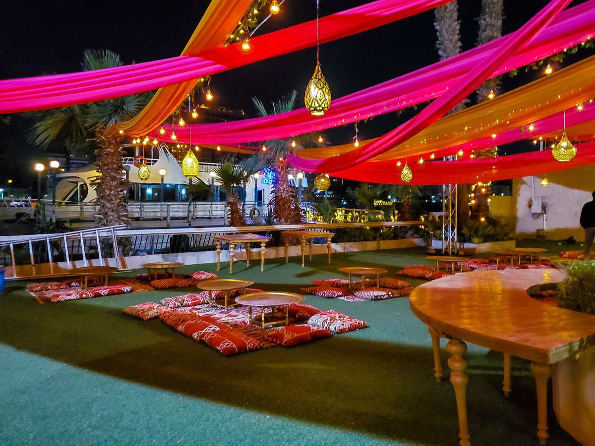 منتظرينكم يوم الخميس في افتتاح خيمة البرش الرمضانية،  (بوفي مفتوح،  برامج ثقافية، ندوات شعرية)المكان هابي دولفين كورنيش المنيل،  للحجز التواصل على الرقم 01222424445