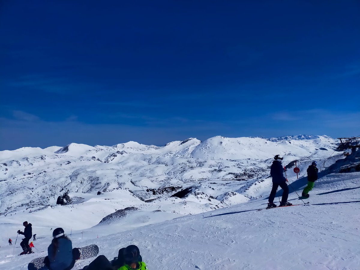 nscovadonga's tweet photo. Segundo día en la nieve y además con un solazo.....A por todas chic@s! #somostellistas
#adelantesiempreadelante https://t.co/klFiLRn4tw